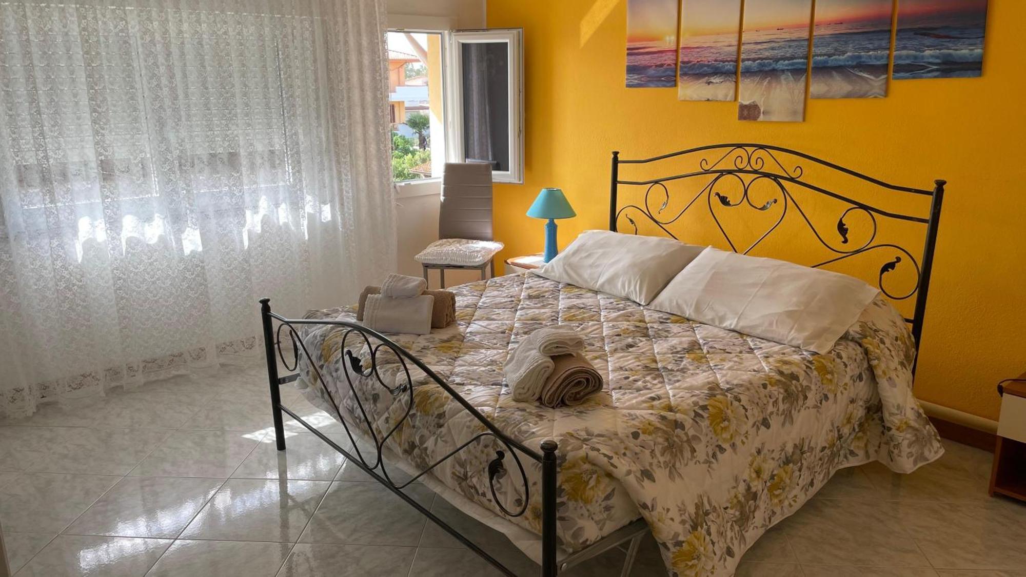 Casa Vacanze Da Roberta A Pochi Km Da Oristano Simaxis Екстер'єр фото